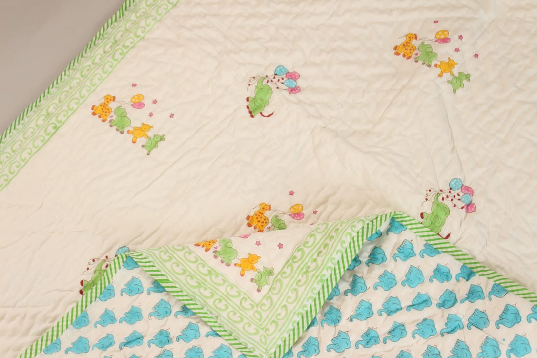 🦒 Safari Parade Reversible Baby Quilt | Mul cotton | 0-4 years