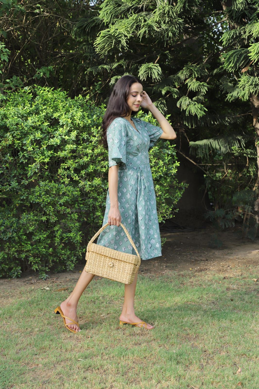 cotton frill dress Janis Cotton Frill Maxi Dress / Black | MESHKI